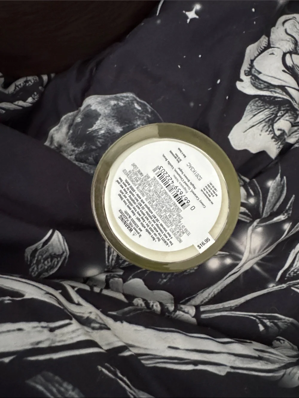 White Barn Cinnamon Caramel Swirl Candle - Cream and Brown Label - Picture 3 of 3